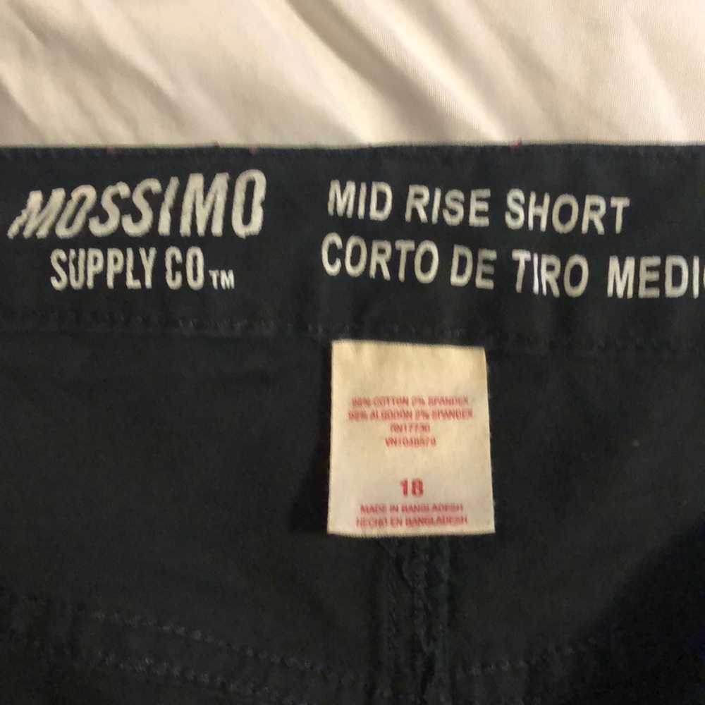 Shorts - Picture 3 of 3